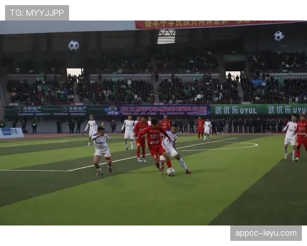 J1联赛杯赛激战正酣，多支球队展现强劲实力争夺决赛席位