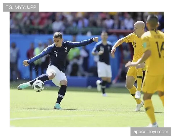 格列兹曼战术跑位解析：掌控节奏与空间的关键先生