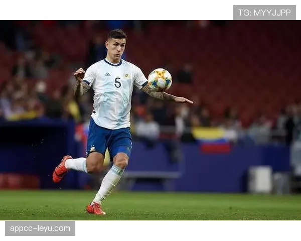 帕雷德斯完成转会，状态回暖开启职业生涯新篇章