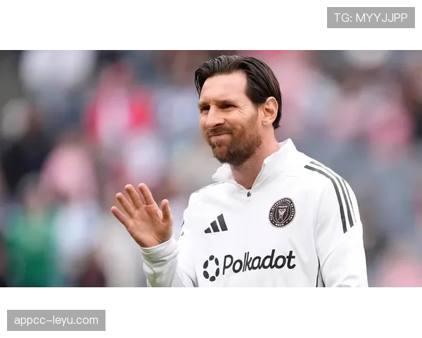 梅西化身自由人引领战术革新，重塑比赛格局