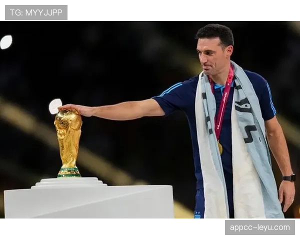 斯卡洛尼战术成熟度持续提升,阿根廷队体系运转愈发稳健 斯卡洛尼战术成熟度持续提升,阿根廷队体系运转愈发稳健